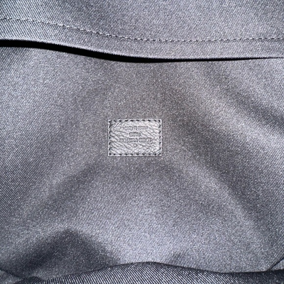 LV DISCOVERY BACKPACK. Have box , bag and receipt. - Picture 7 of 8